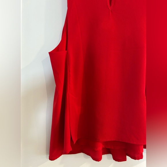 ASTR Sleeveless Top with Cutaway Back Size M - Picture 4 of 5